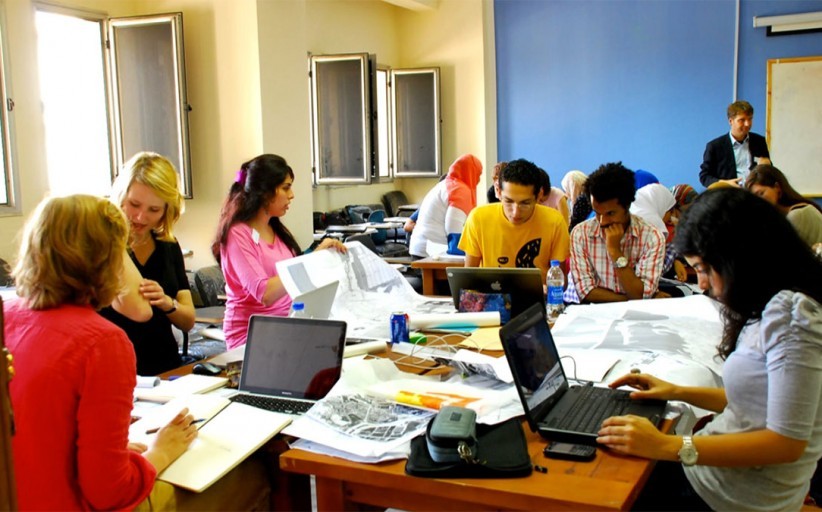 انواع الطلبة ايام الفاينال على السويشال ميديا