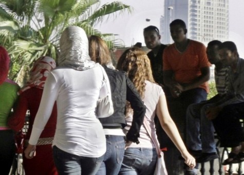 اكتر خمس جمل البنت المصرية بتسمعها في الشارع